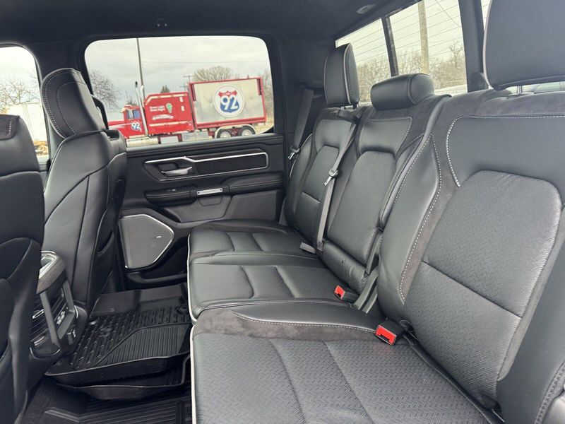 2025 RAM 1500 LaramieImage 11