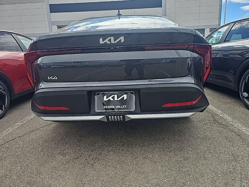 New 2026 Kia K4 LXImage 4