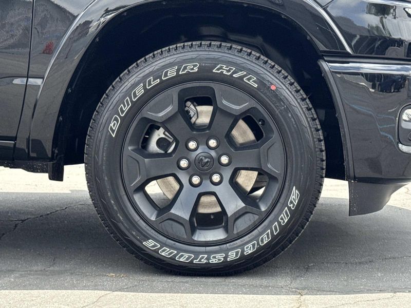New 2026 RAM 1500 Big Horn Crew Cab 4x2 5'7' Box
