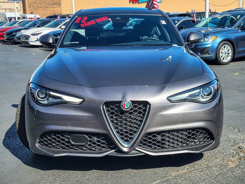 2022 Alfa Romeo Giulia Ti photo 4