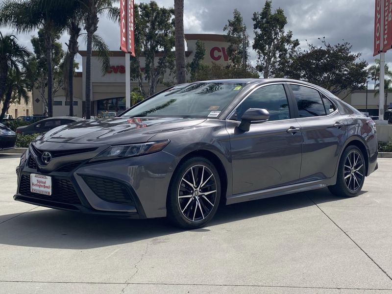 Used 2022 Toyota Camry SEImage 6