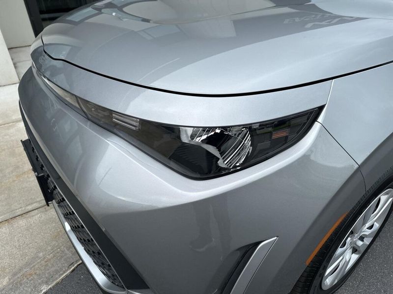 2023 Kia Soul LXImage 10