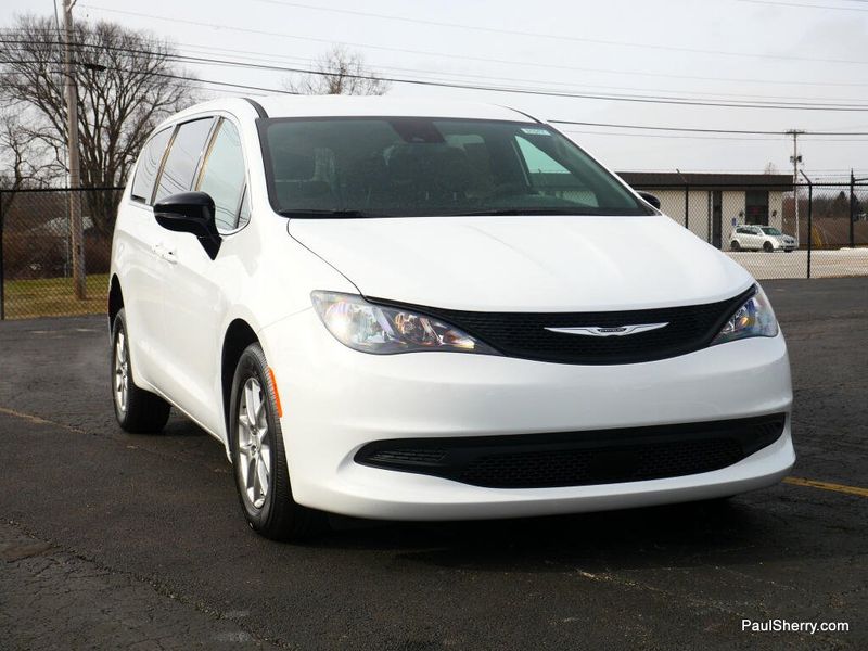 New 2026 Chrysler Voyager LX