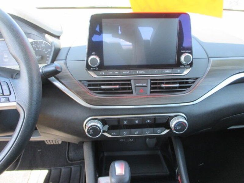 Used 2024 Nissan Altima 2.5 SVImage 18