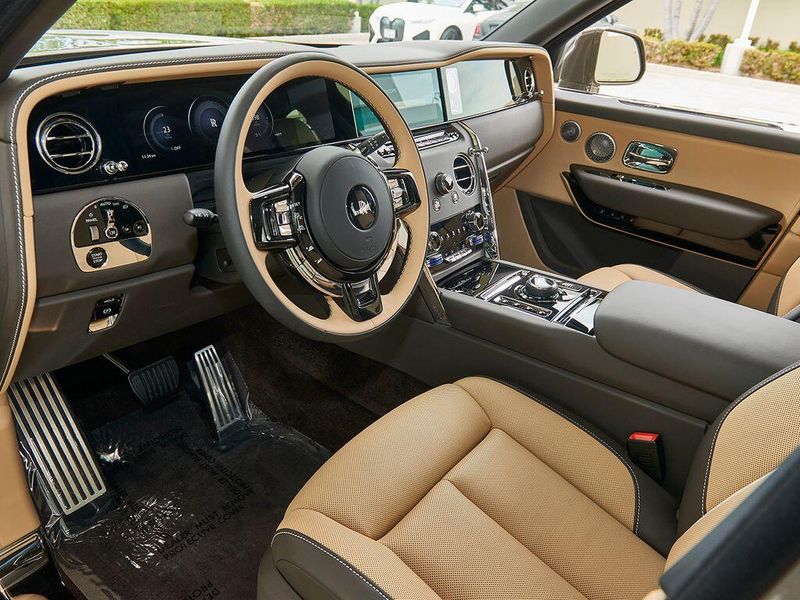 New 2027 Rolls-Royce Cullinan Image 10