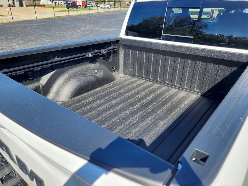 New 2027 RAM 1500 Big Horn Crew Cab 4x4 5'7' Box
