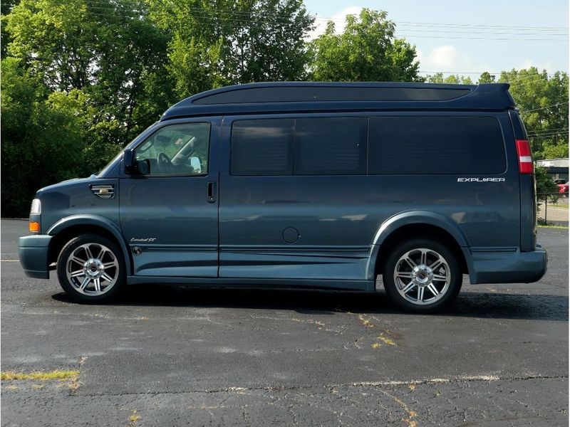 2017 GMC Savana 2500 Image 9