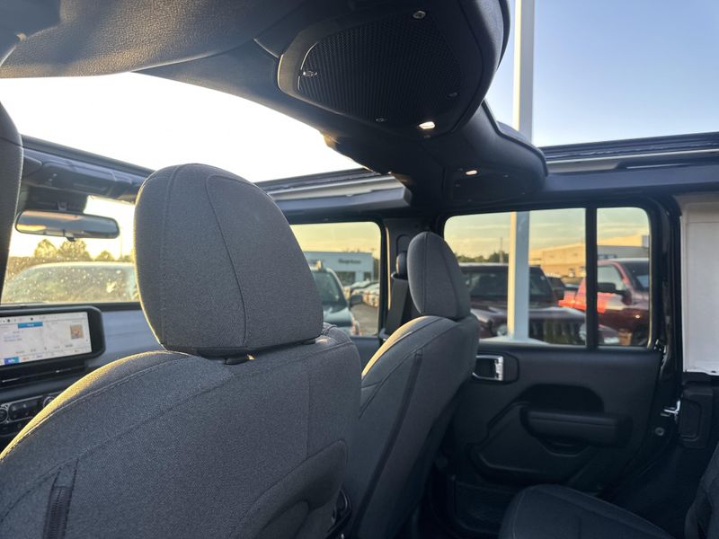 New 2025 Jeep Wrangler 4-door Sport SImage 23