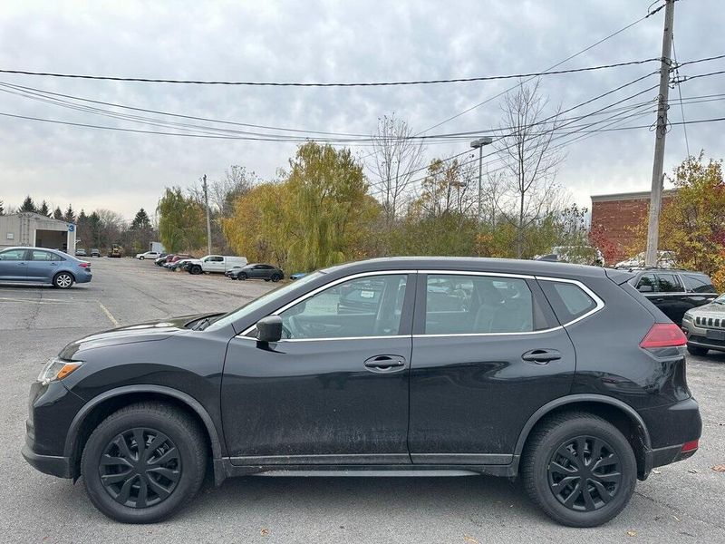 2020 Nissan Rogue S photo 2