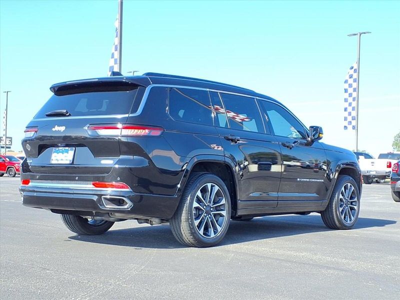 2024 Jeep Grand Cherokee Overland photo 4