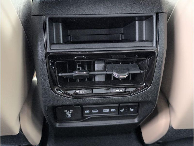 New 2026 Jeep Grand Cherokee Limited 4x2Image 35