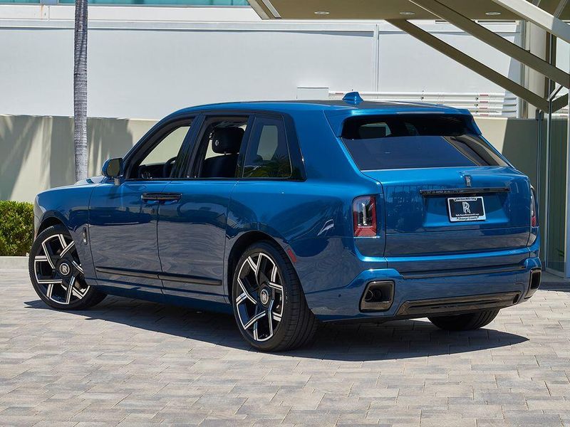 New 2027 Rolls-Royce Cullinan Black BadgeImage 8