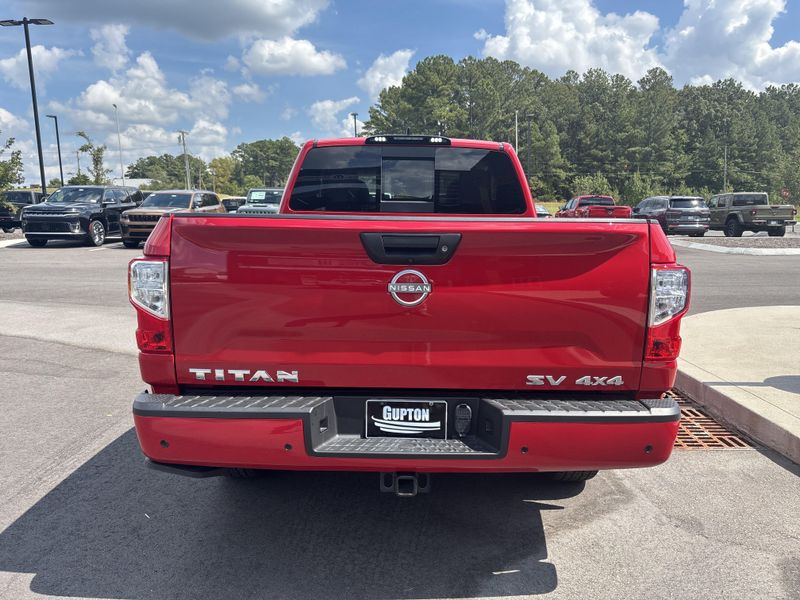 Used 2024 Nissan Titan SVImage 4