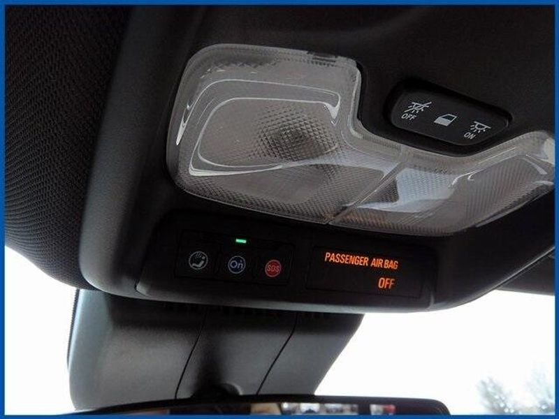 2023 Chevrolet Colorado LTImage 18