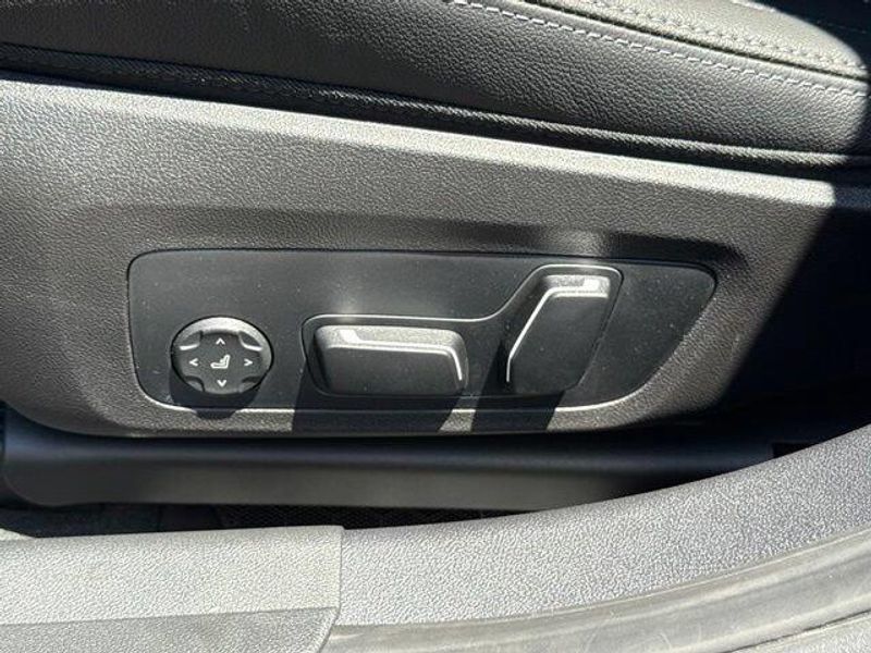 New 2026 BMW 3 Series 330iImage 18