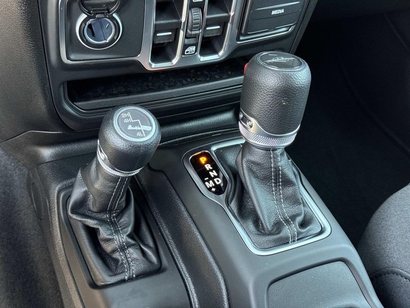 New 2026 Jeep Gladiator Sport S 4x4