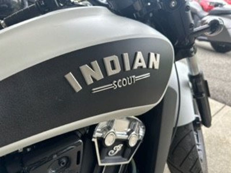 2020 Indian Motorcycle BobberImage 4