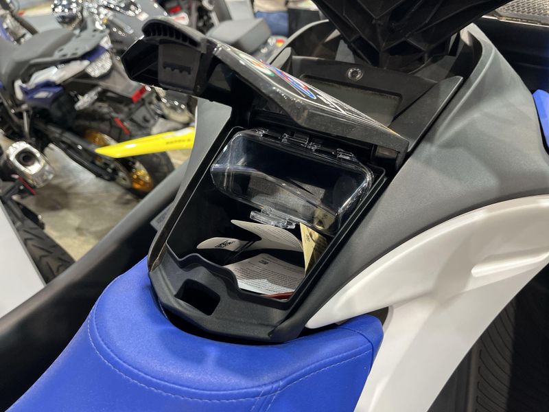 New 2025 Sea-Doo SPARK FOR 3 90 CONVENIENCE PACKAGE (SOUND SYSTEM) Image 19