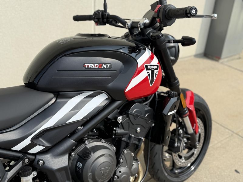 2025 Triumph TRIDENT 660Image 8