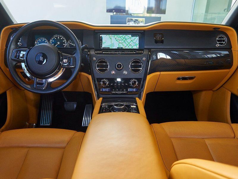 Used 2022 Rolls-Royce Cullinan Black Badge Image 4