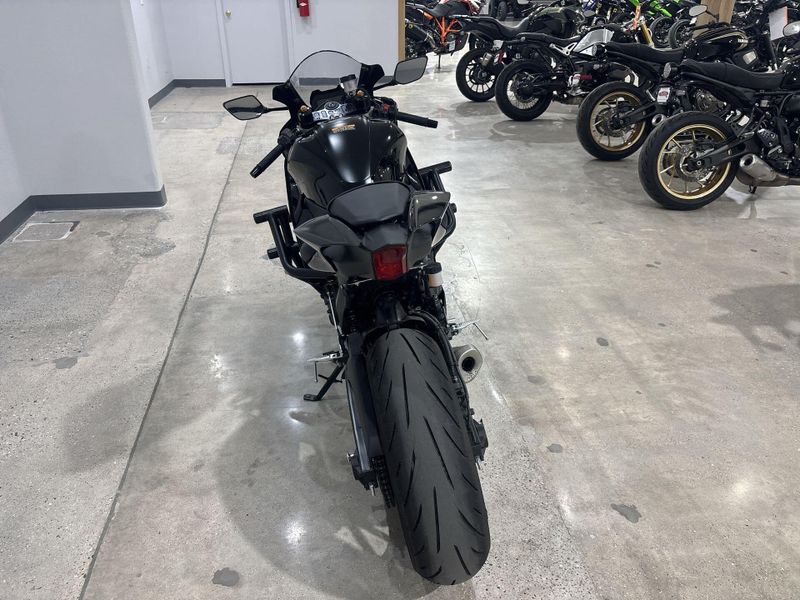 Used 2025 Yamaha YZF-R7 Image 15