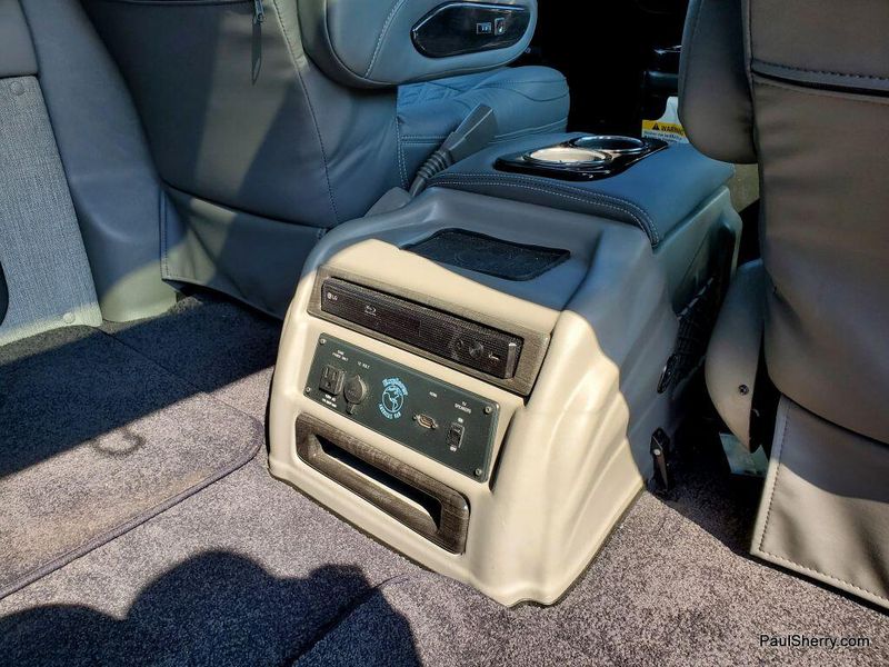 2024 Chevrolet Express Cargo Image 29