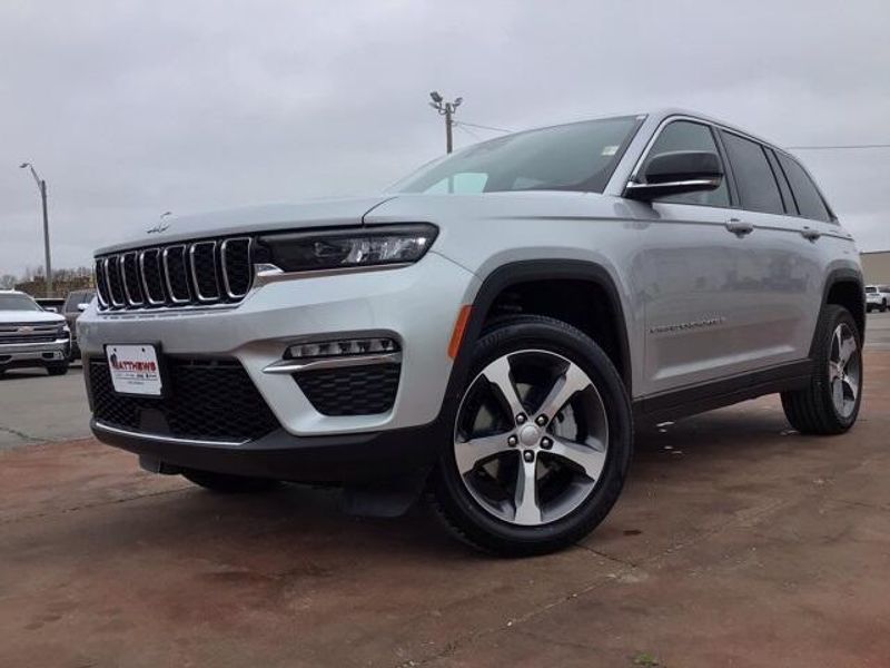 New 2025 Jeep Grand Cherokee Limited 4x2Image 20