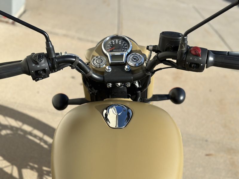 2023 Royal Enfield CLASSIC 350 in a SIGNALS DESERT SAND exterior color. Cross Country Powersports 732-491-2900 crosscountrypowersports.com 