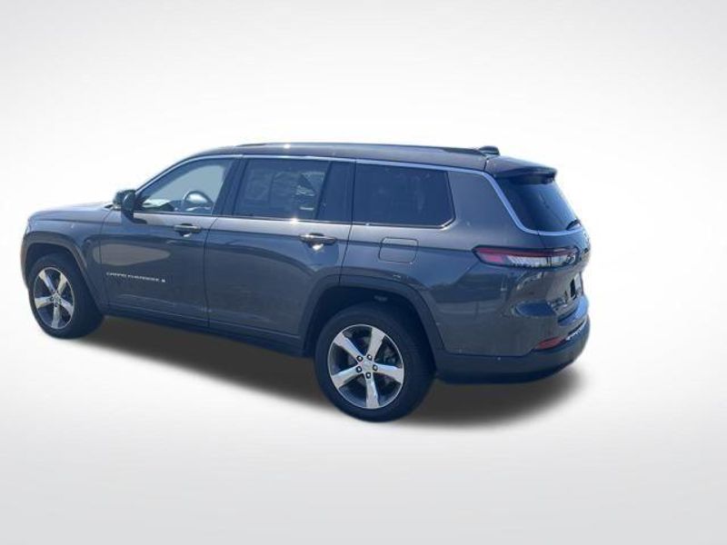 2022 Jeep Grand Cherokee L LimitedImage 3