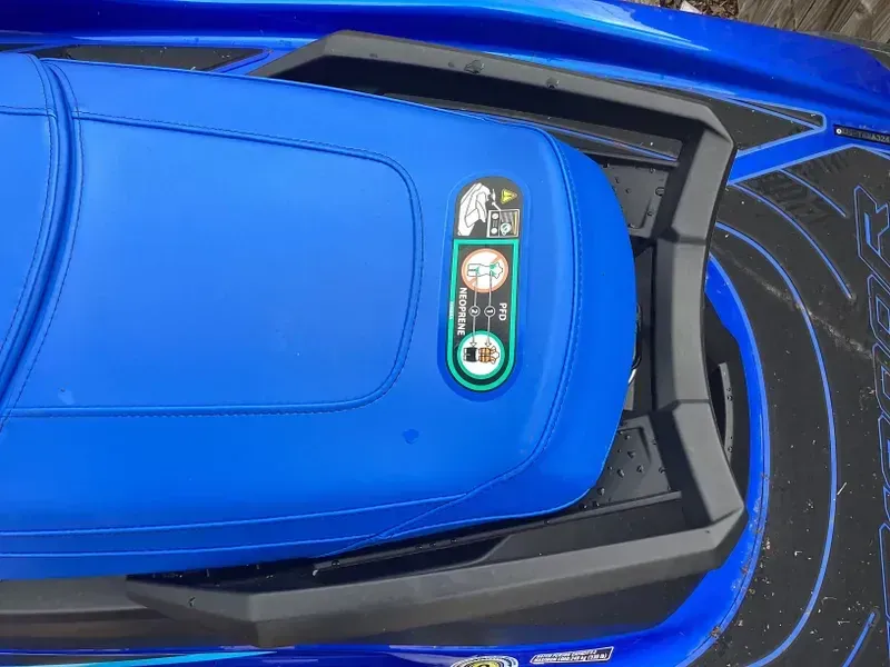 2023 Yamaha GP1800R HO WITH AUDIO AZURE BLUE AND CYAN Image 11