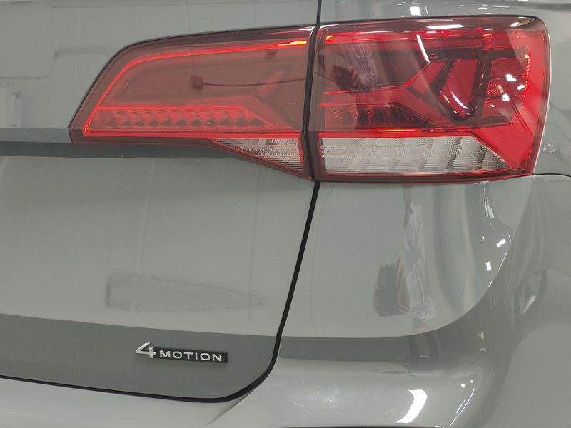2022 Volkswagen Taos SE 4-Motion AWD w/SunroofImage 5