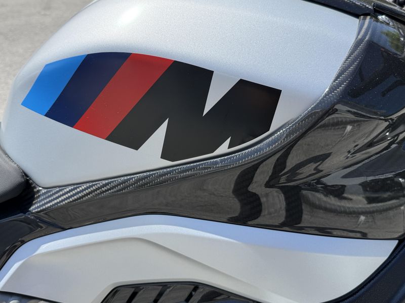 2026 BMW M 1000 R