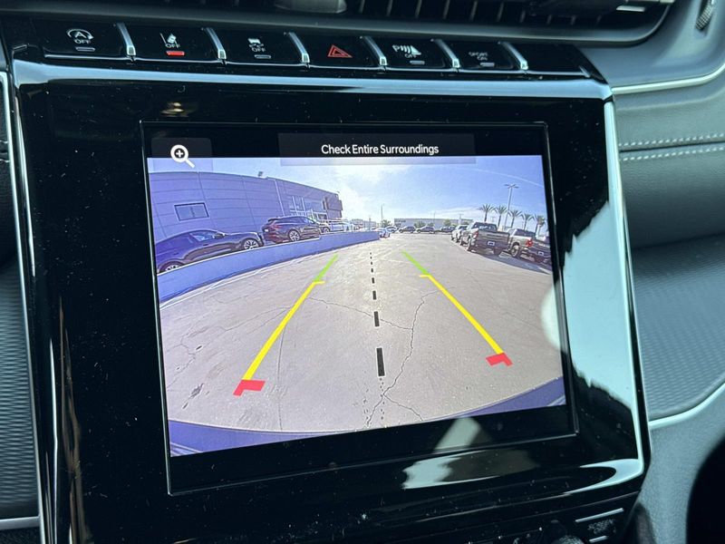 New 2026 Jeep Grand Cherokee Laredo X 4x2