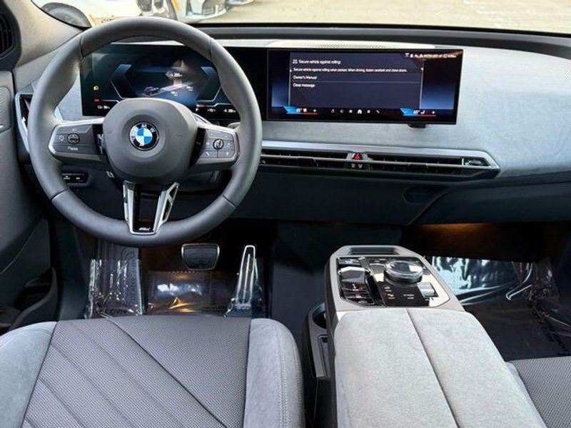New 2026 BMW iX xDrive45Image 24