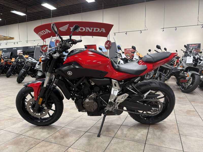 Used 2017 Yamaha FZ-07 Image 14