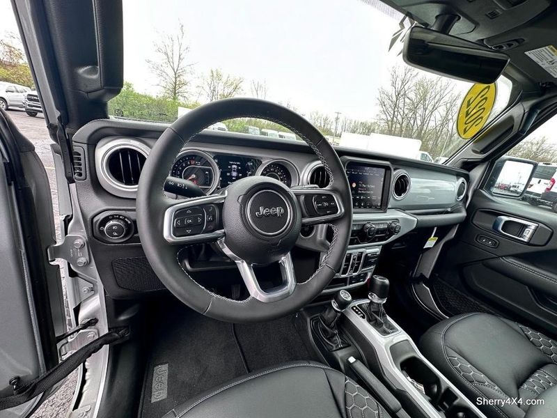 2022 Jeep Gladiator Overland 4x4Image 25