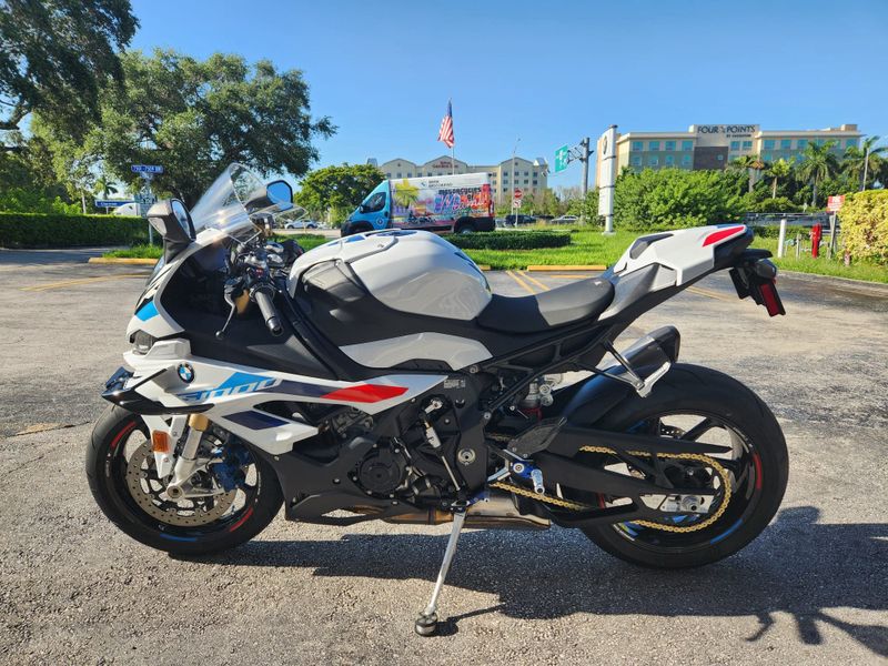 2024 BMW S 1000 RR Image 1