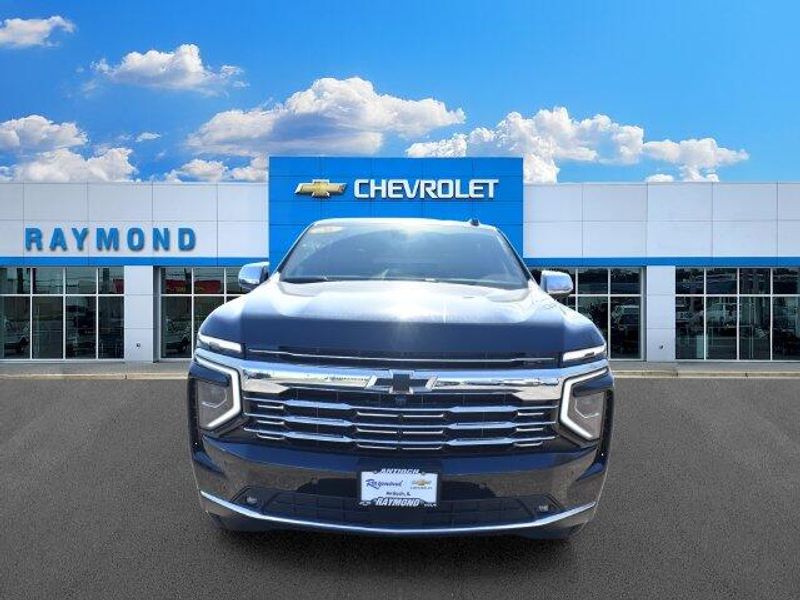 New 2026 Chevrolet Suburban PremierImage 9