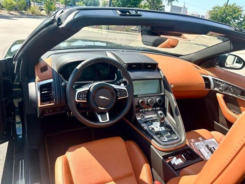 2024 Jaguar F-TYPE R-Dynamic