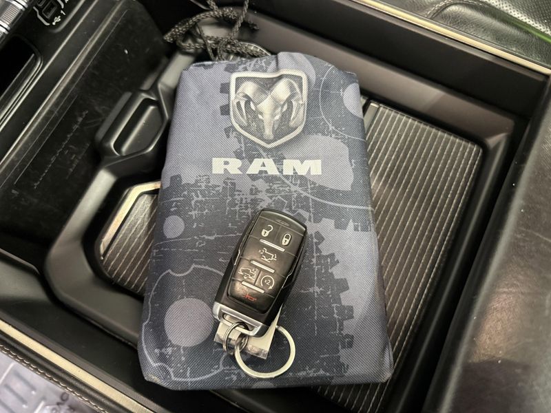 Used 2021 RAM 1500 LimitedImage 17