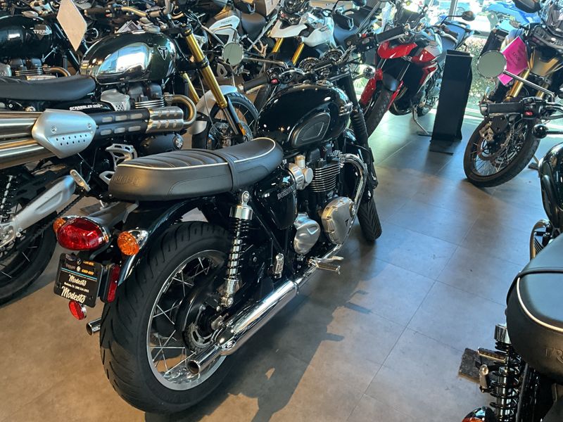 2023 Triumph BONNEVILLE T120 in a BLACK exterior color. BMW Motorcycles of Modesto 209-524-2955 bmwmotorcyclesofmodesto.com 