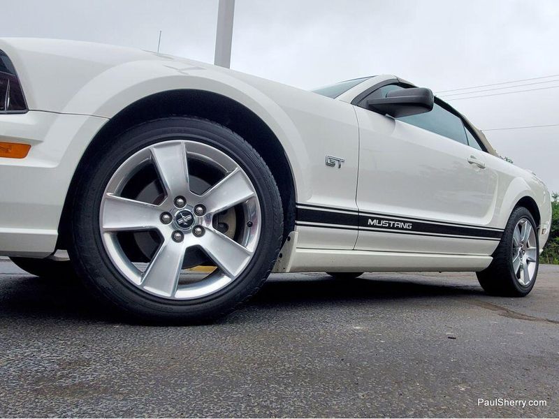 2007 Ford Mustang GT PremiumImage 2