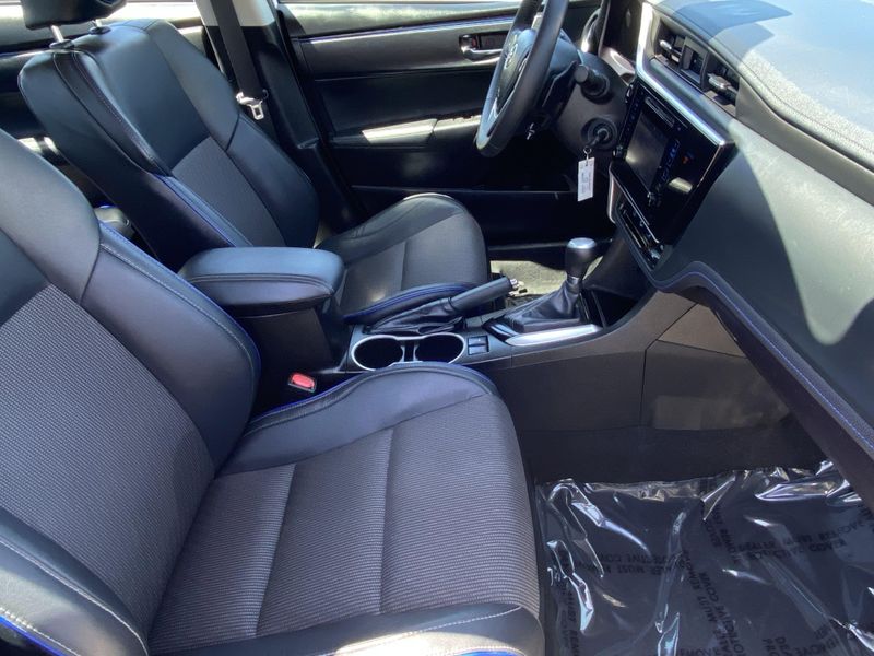 Used 2018 Toyota Corolla SEImage 10