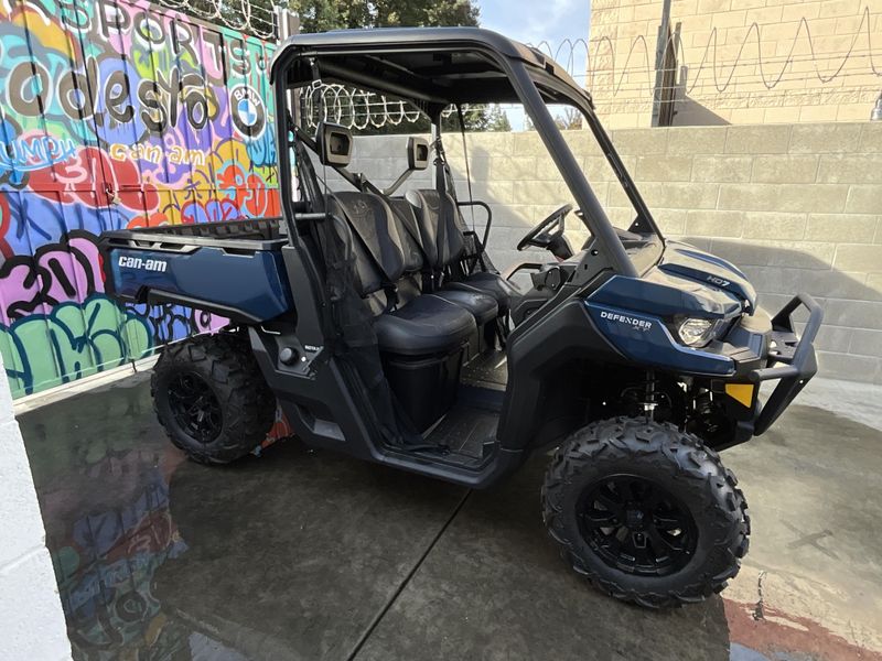 2025 Can-Am DEFENDER XT 62 HD7Image 3