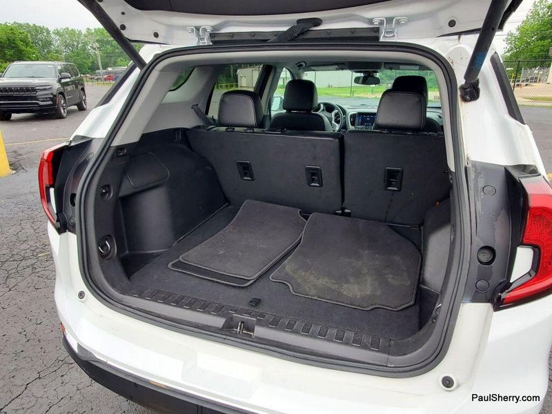 2024 GMC Terrain SLTImage 12