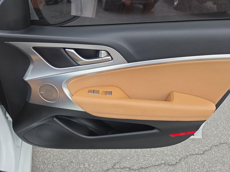 2022 Genesis G70 2.0T photo 17