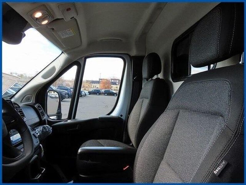 2025 RAM ProMaster Low RoofImage 10