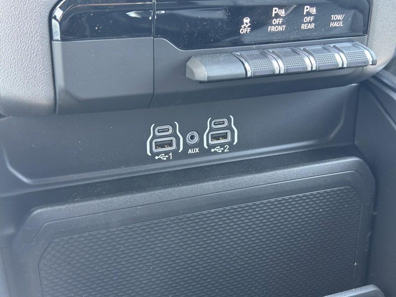 2025 RAM 1500 Big HornImage 23