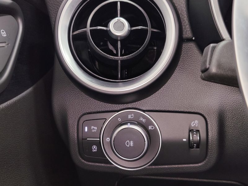 2024 Alfa Romeo Stelvio Sprint Q4 AWD w/SunroofImage 30