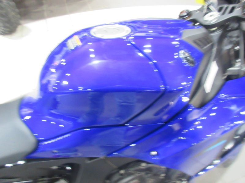 NEW 2026 YAMAHA YZF-R1 Image 11